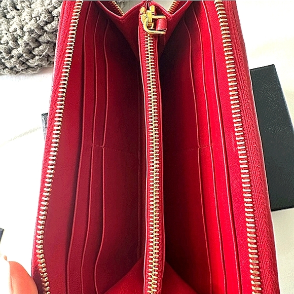 PRADA AUTHENTIC NAPPA GAUFRE ZIP AROUND LEATHER WALLET W/BOX & COA EUC - Picture 5 of 11